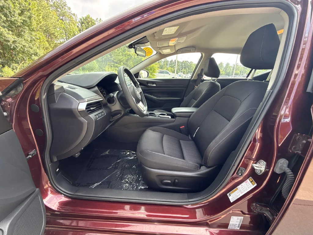 Used 2024 Garnet Pearl Nissan 2.5 SV image 12