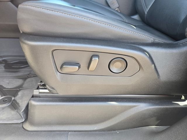 Used 2023 Black Chevrolet Z71 image 12