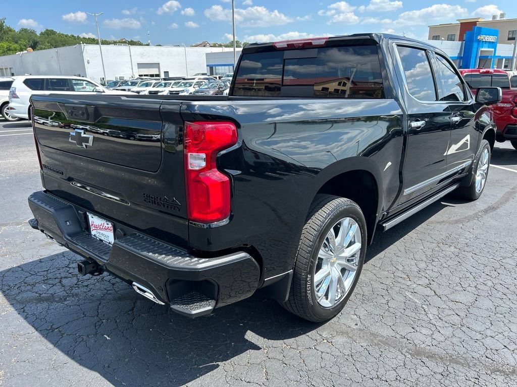 New 2026 Black Chevrolet High Country image 5