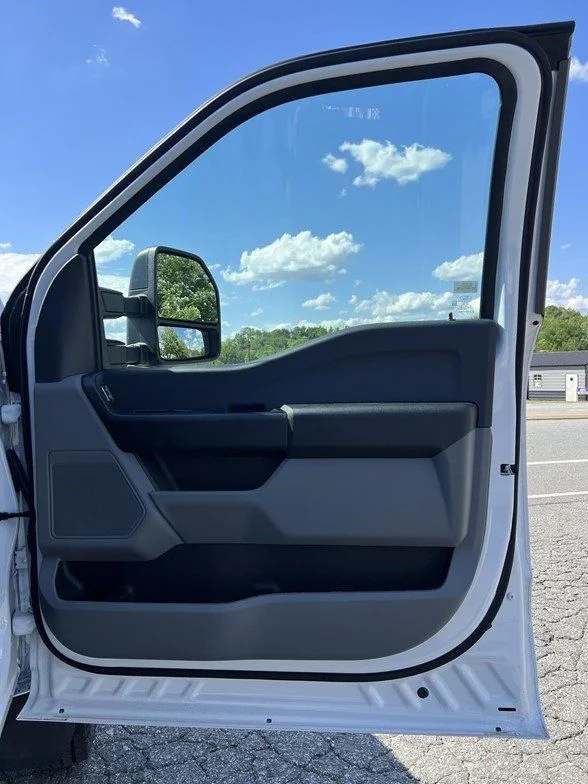 Used 2025 White Ford XL image 39