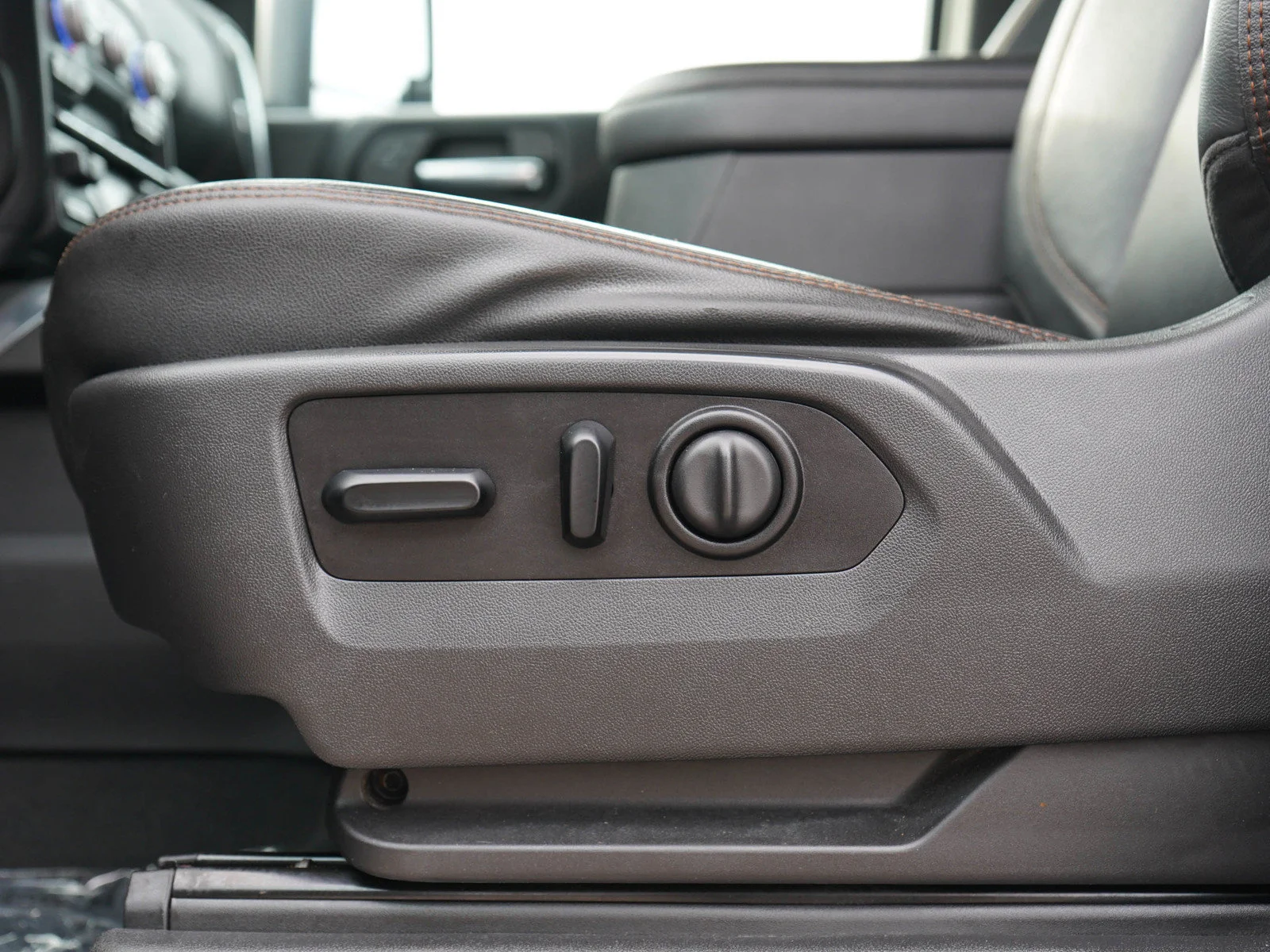Used 2022 Pacific Blue Metallic GMC AT4 image 19