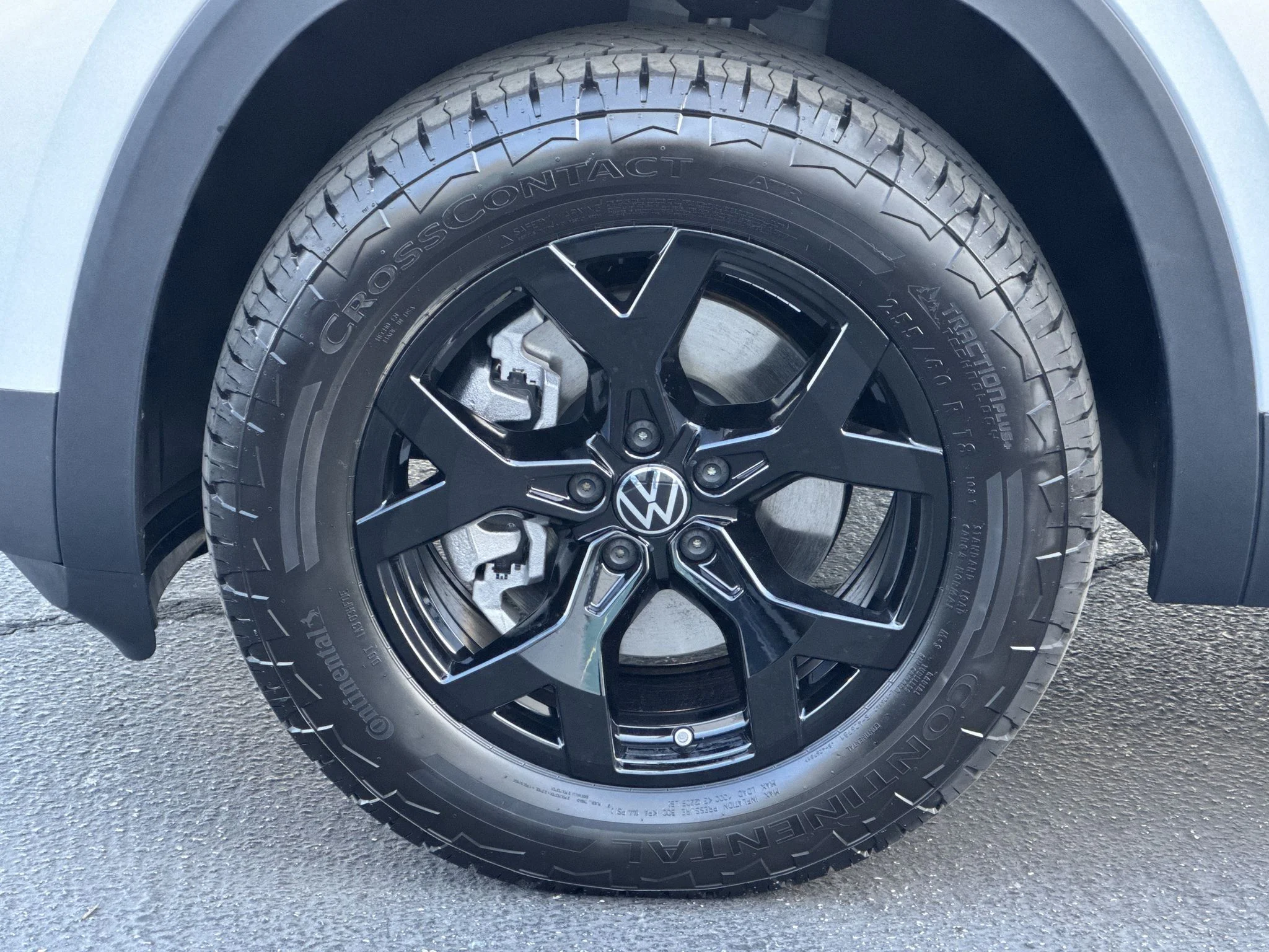 New 2026 Opal White Pearl Volkswagen 2.0T Peak Edition image 13
