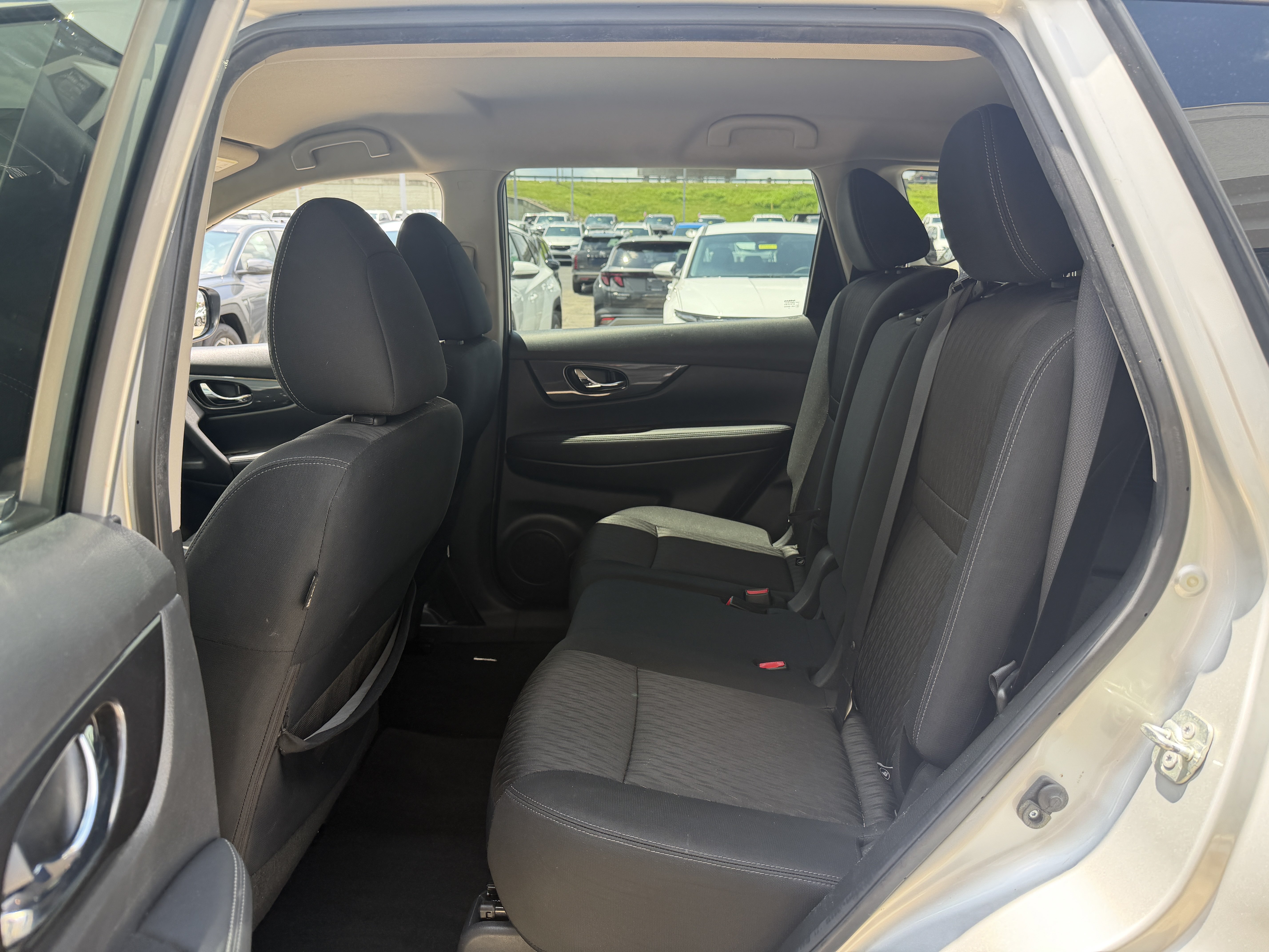Used 2019 Brilliant Silver Metallic Nissan SV image 27