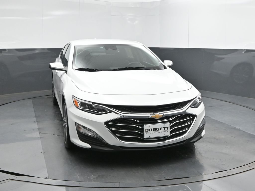 Used 2024 White Chevrolet LT image 17
