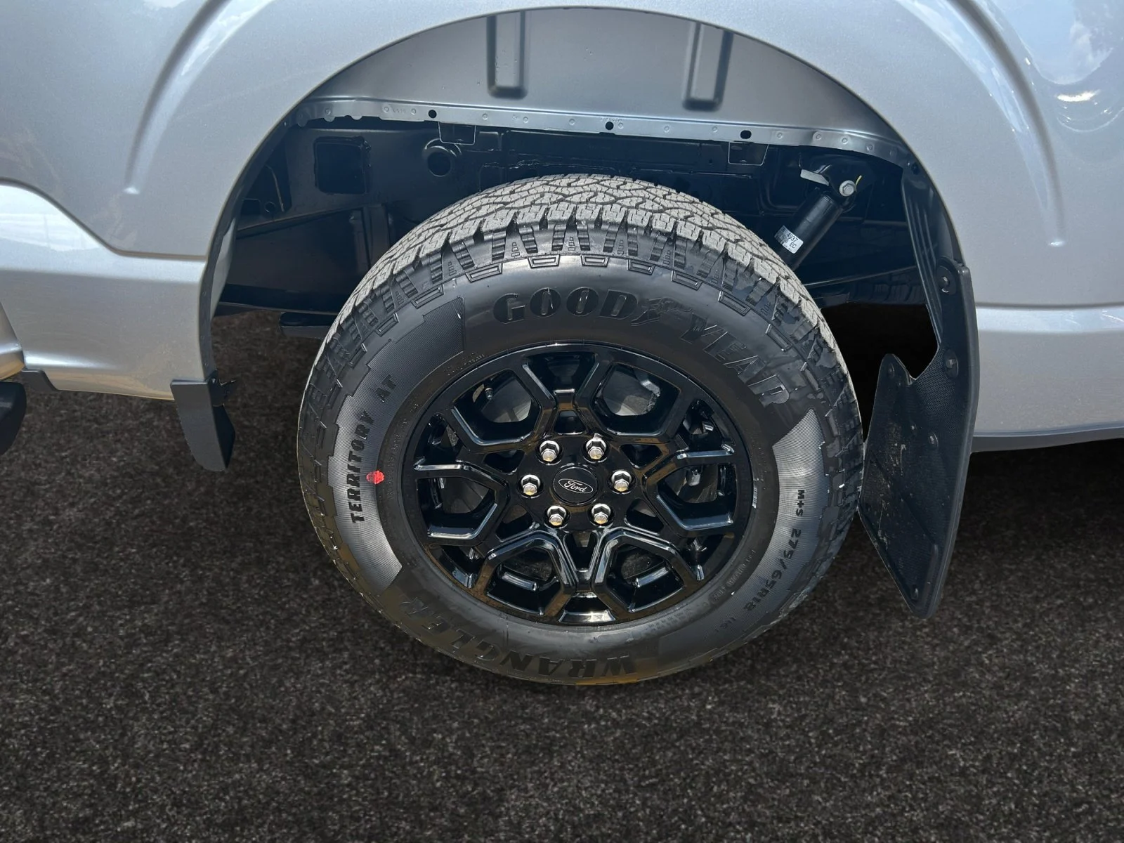 New 2026 Iconic Silver Metallic Ford XLT image 9