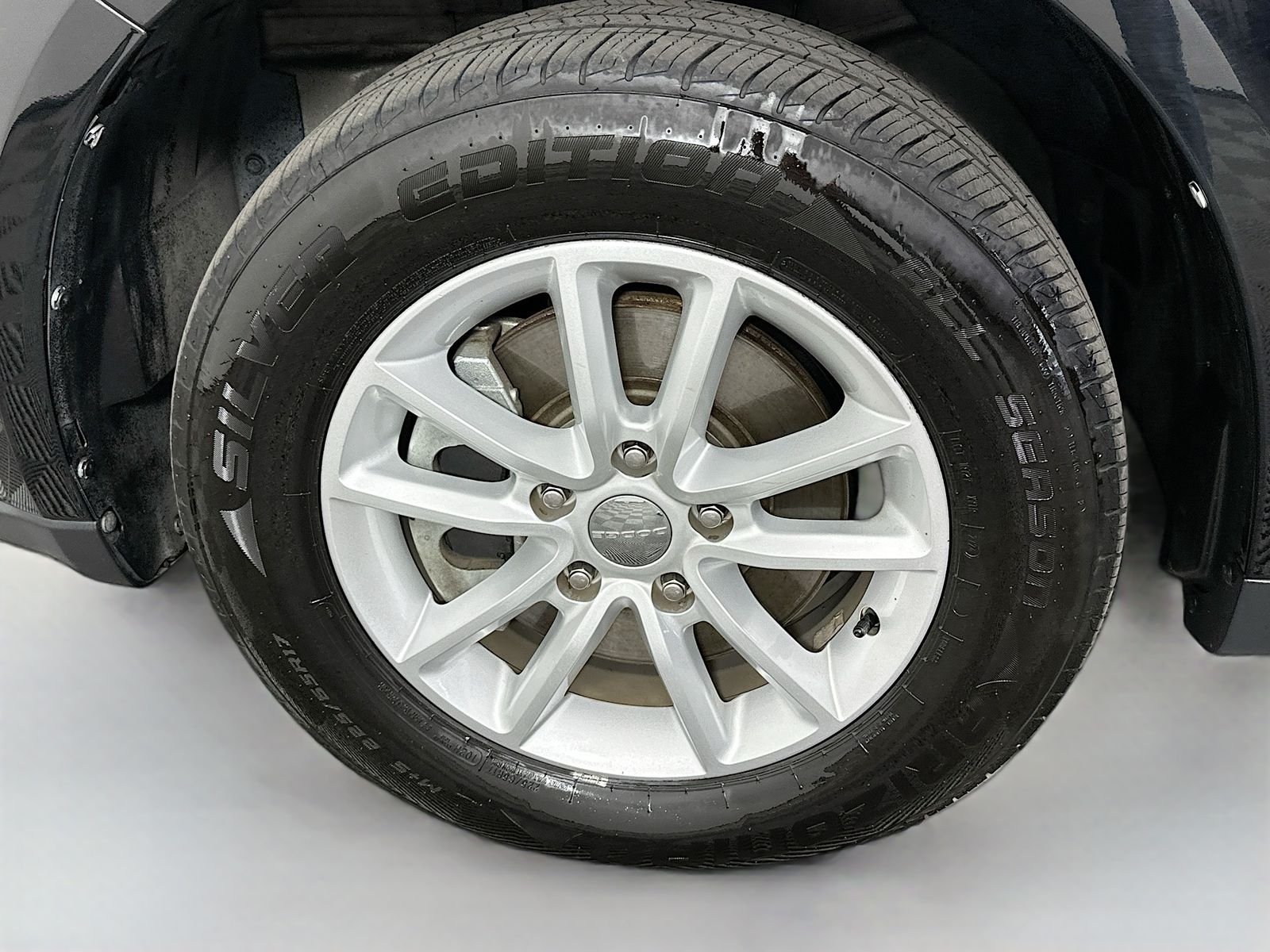 Used 2016 Pitch Black Clearcoat Dodge SXT image 28