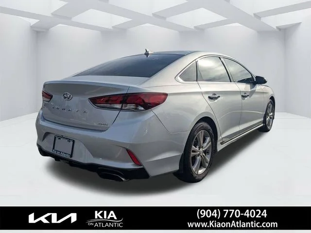 Used 2019 Silver Hyundai Sport image 3