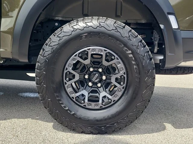 Used 2025 Green Ford Raptor image 8