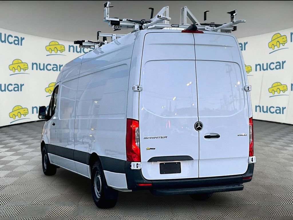 Used 2024 White Mercedes-Benz Crew 170 WB image 4