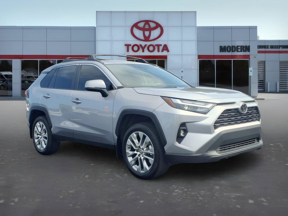 Used 2024 Silver Sky Metallic Toyota XLE Premium image 7
