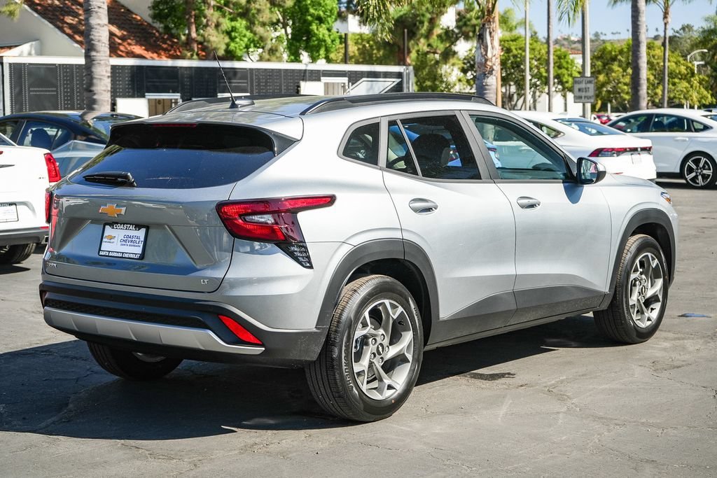 2026 Chevrolet Trax LT - Photo 6