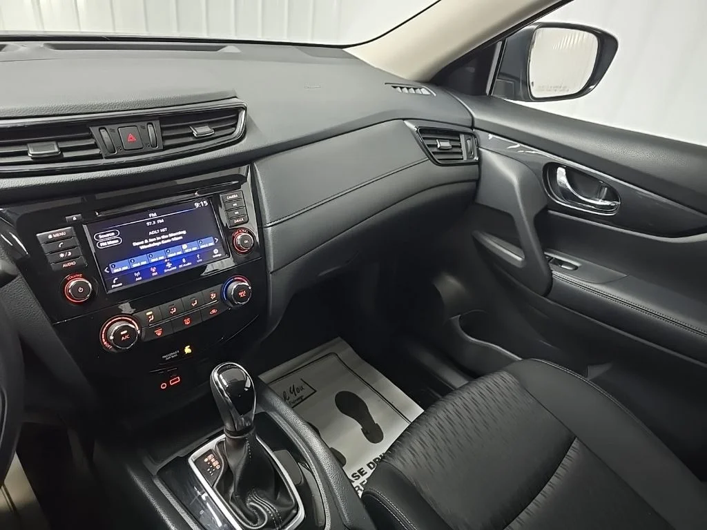 Used 2018 Gray Nissan S image 25
