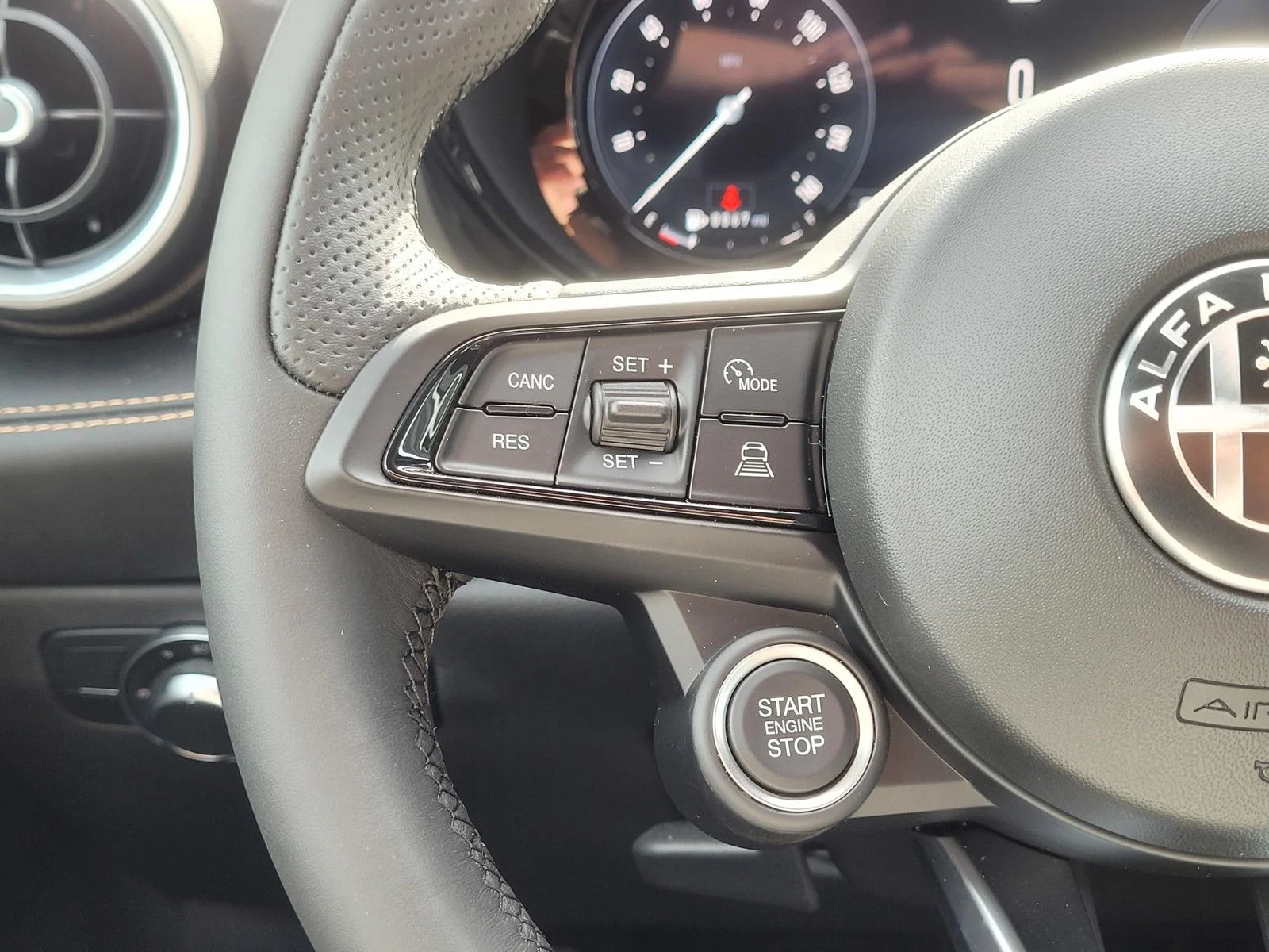 2025 Alfa Romeo Tonale Base - Photo 16