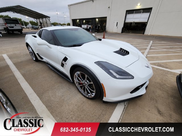 Used 2019 ARCTIC WHITE Chevrolet Grand Sport 1LT image 1