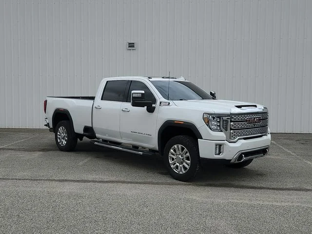 Used 2022 White GMC Denali image 17