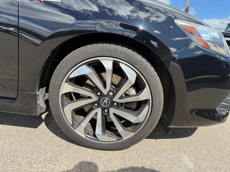 Used 2018  Acura Technology Plus and A-SPEC Packages image 16