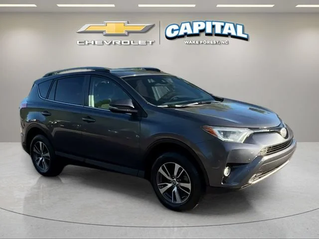 Used 2018 Gray Toyota XLE image 7