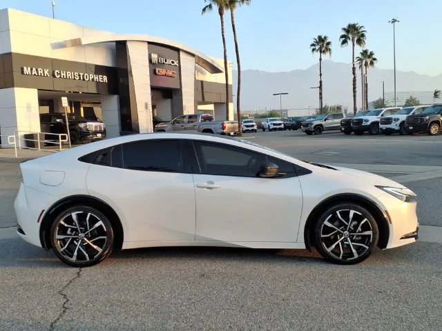 Used 2025 Off-white Toyota XSE image 3