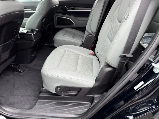 Used 2024 Black Kia EX X-Line image 10