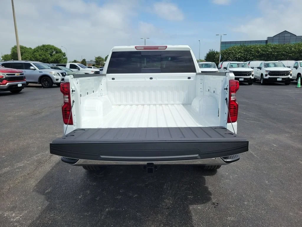 New 2026 Summit White Chevrolet LT image 25