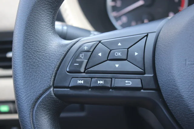 Used 2025 Gray Nissan S image 13