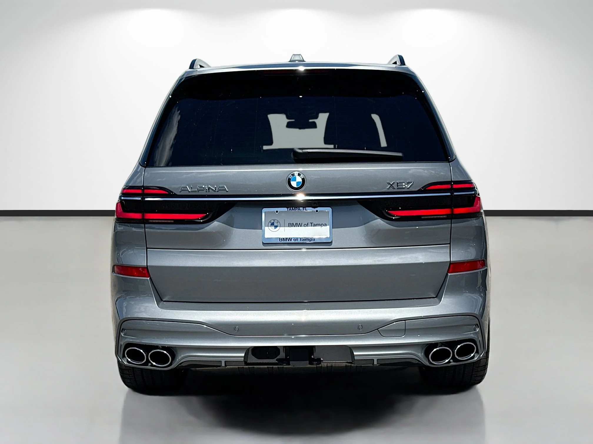 New 2026 Skyscraper Grey Metallic BMW ALPINA XB7 image 4
