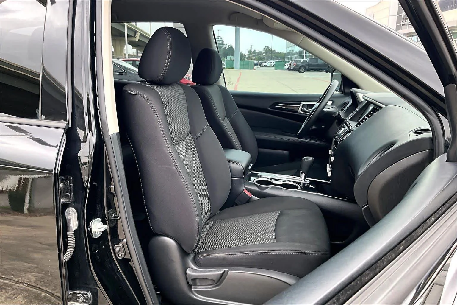 Used 2020 Magnetic Black Pearl Nissan S image 9