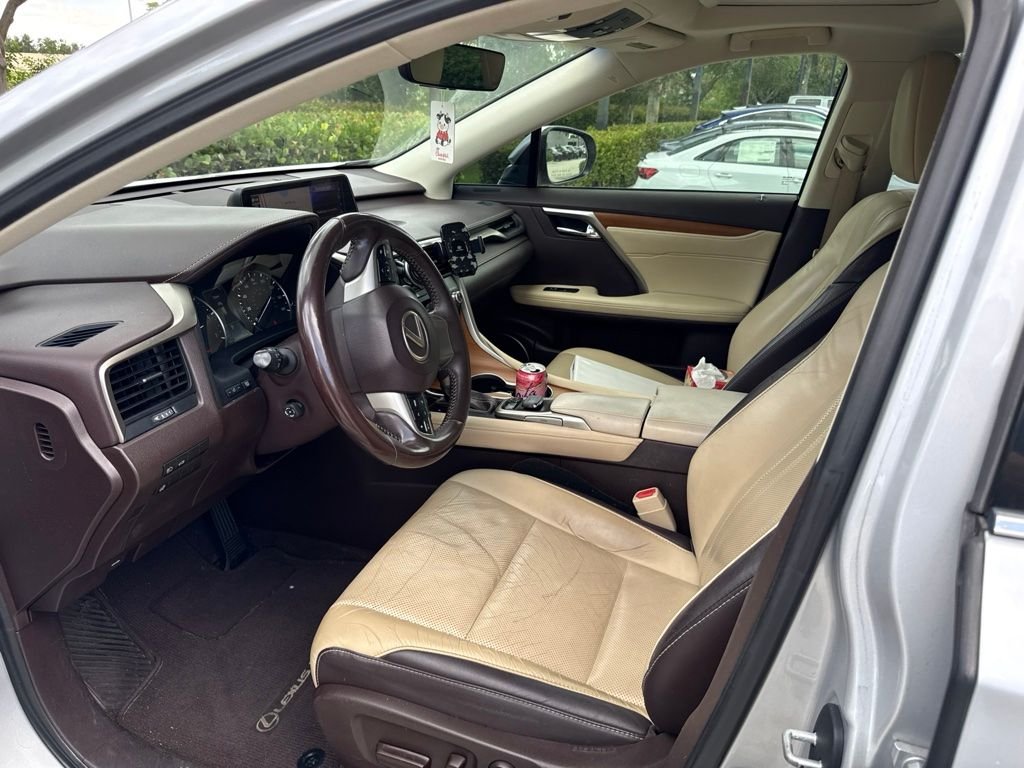 Used 2017  Lexus  image 10