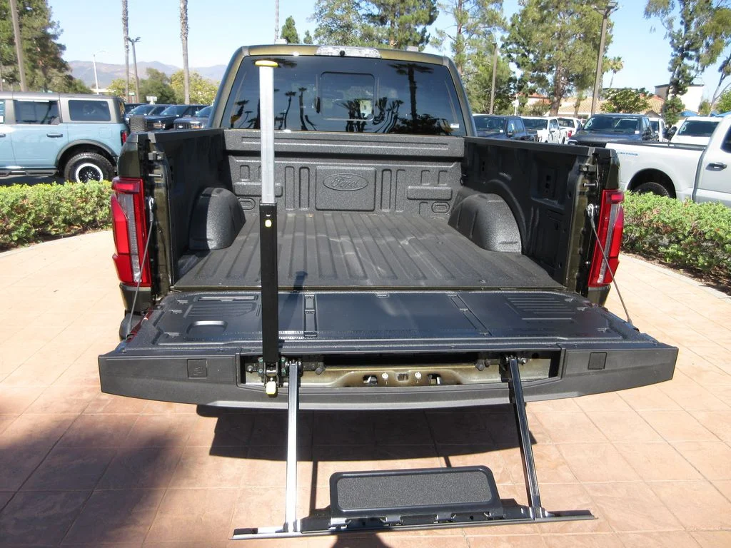 New 2026 Shelter Green Ford Raptor image 29