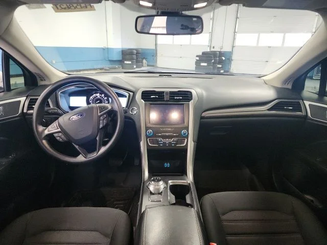 Used 2020 Oxford White Ford SE image 10