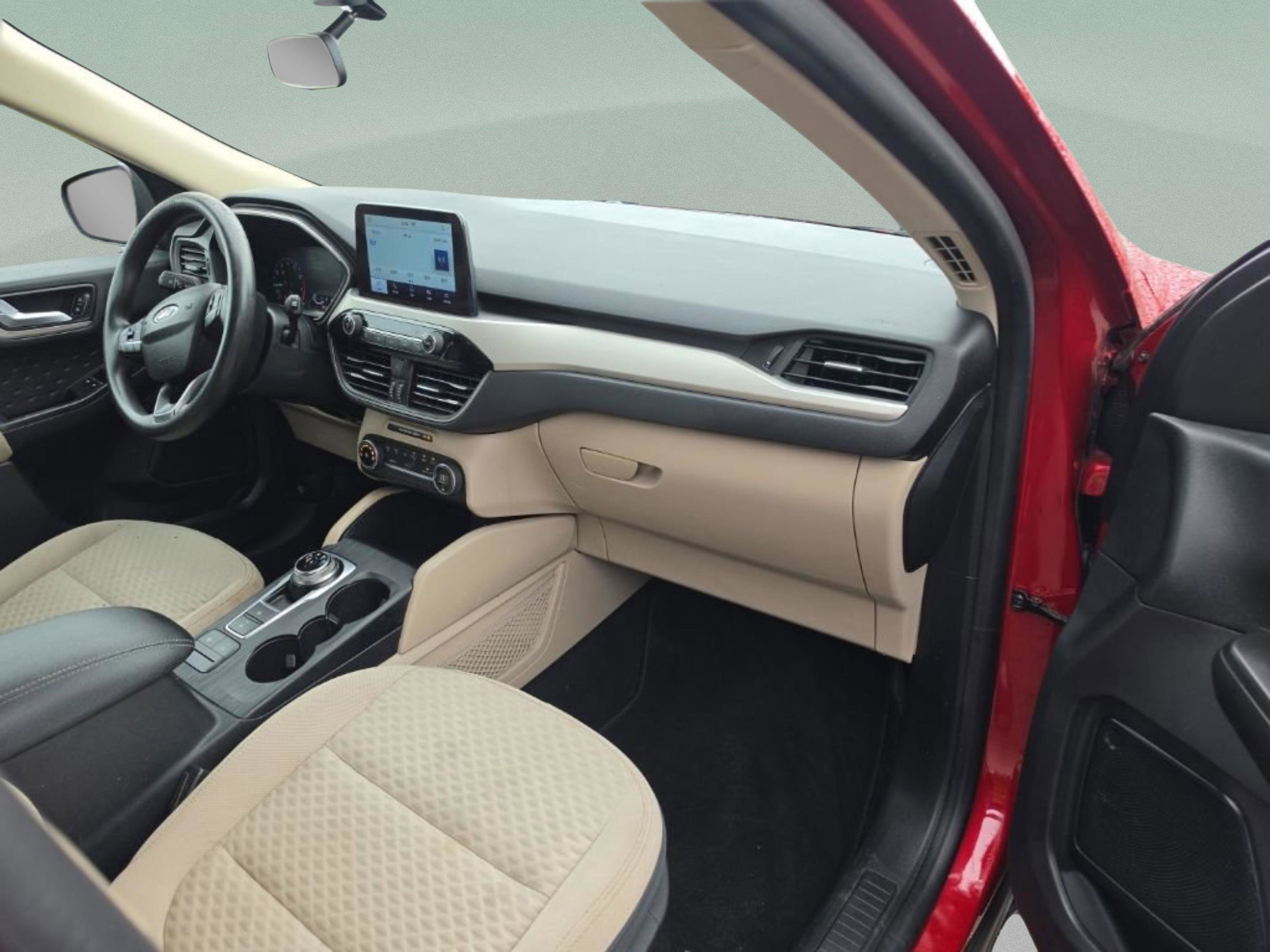 Used 2020 Red Ford SE image 25