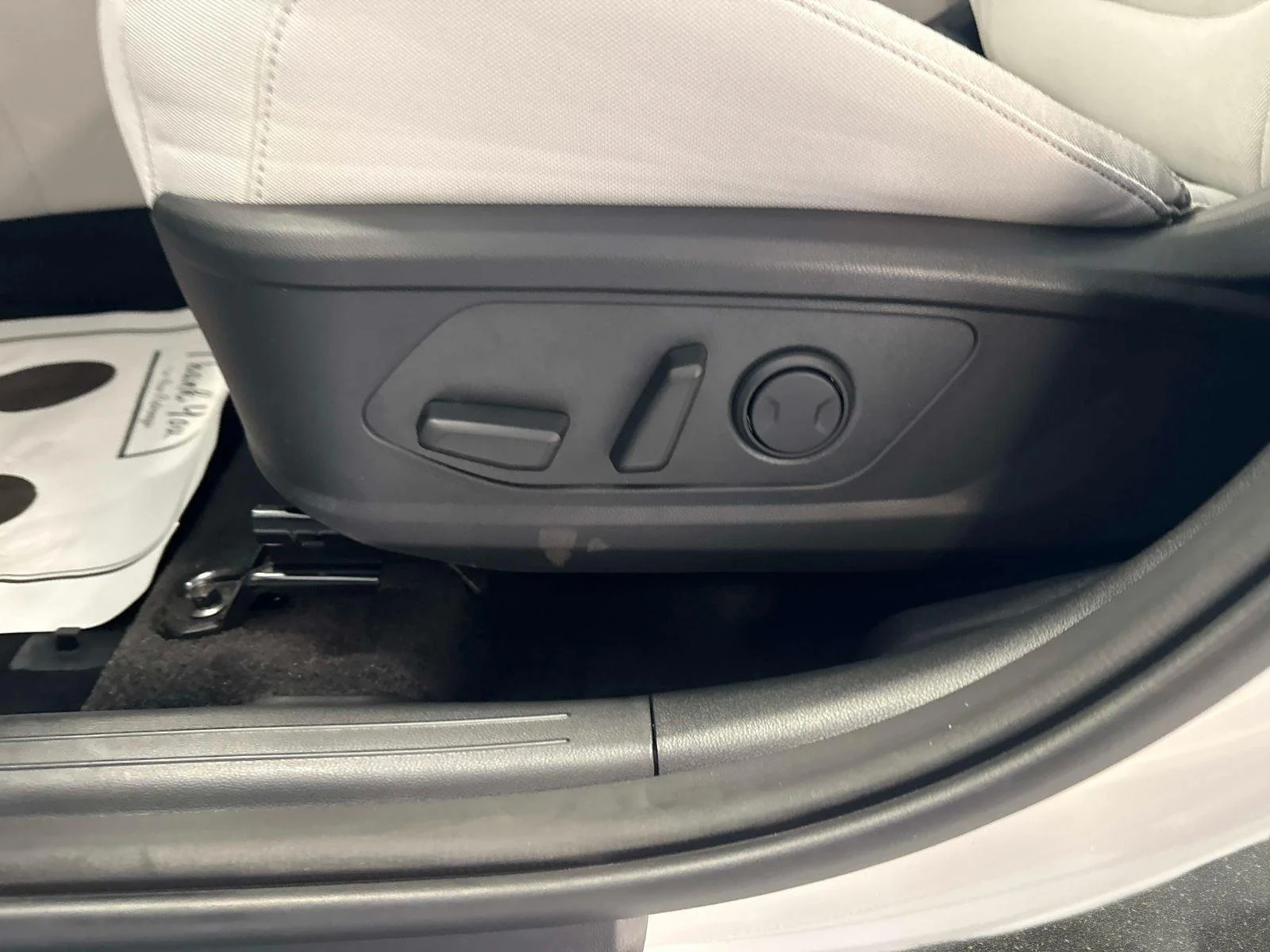 New 2025 Creamy White Pearl Hyundai SEL image 19