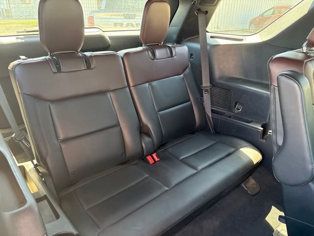 Used 2022 Red Ford Platinum image 11
