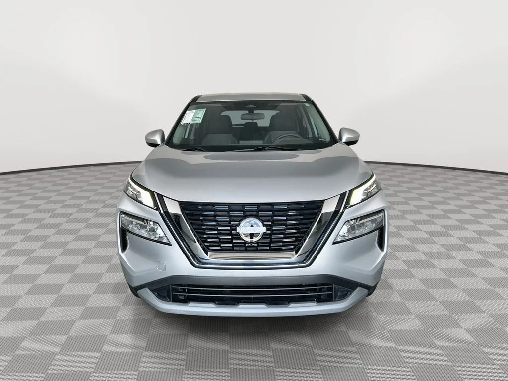 Certified Used 2023 Silver Nissan SV image 3