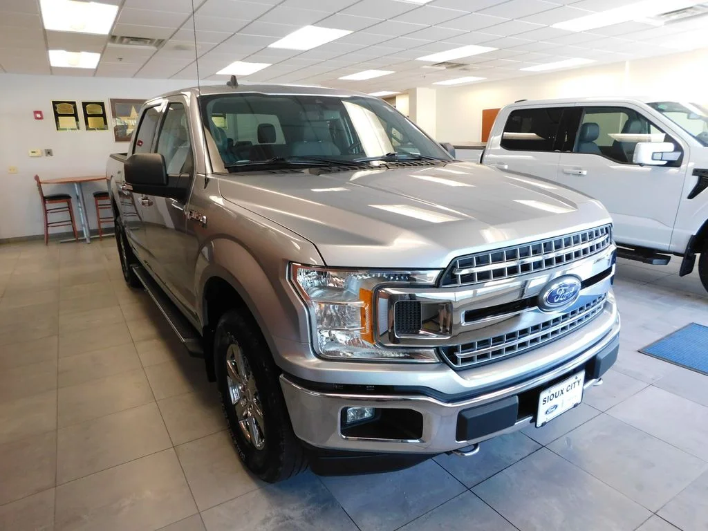 Used 2020 Iconic Silver Metallic Ford XLT image 3