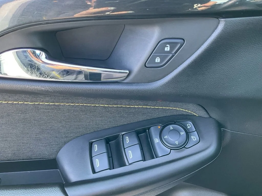 Used 2024 Summit White Chevrolet ACTIV image 26