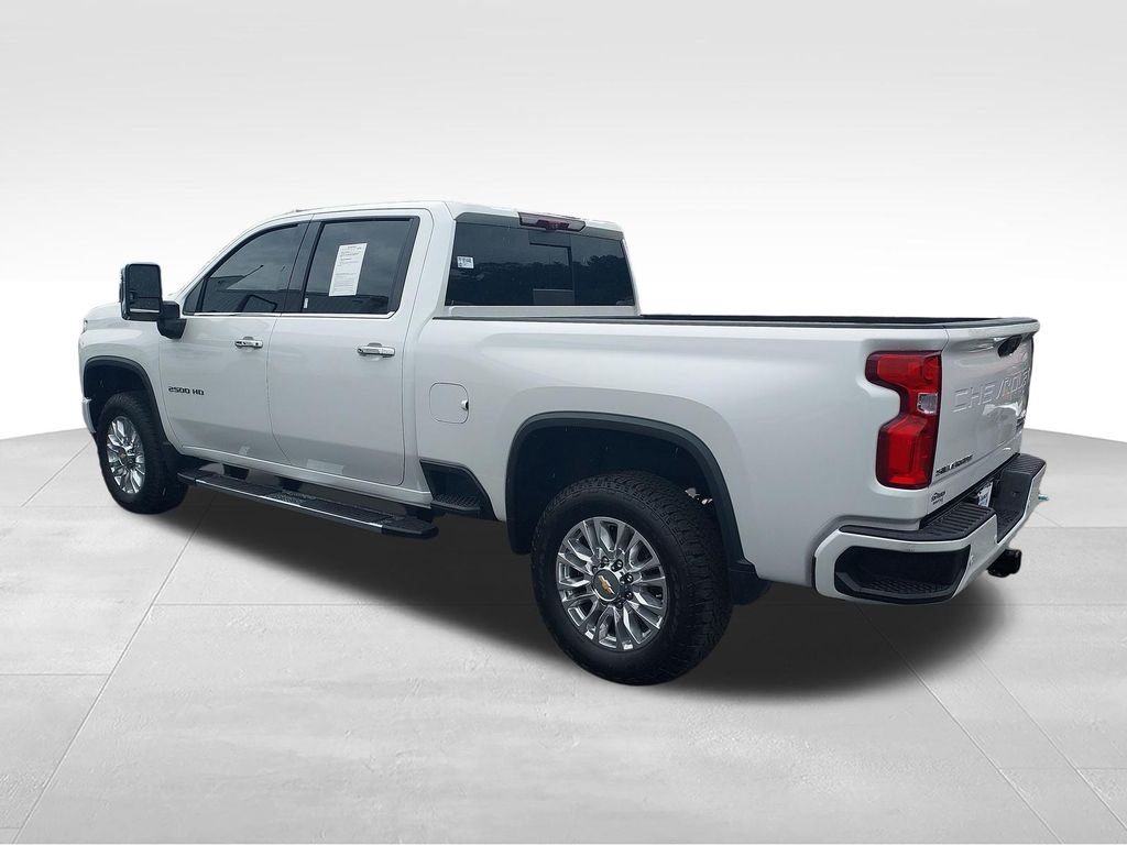 Used 2023 Beige Chevrolet High Country image 3