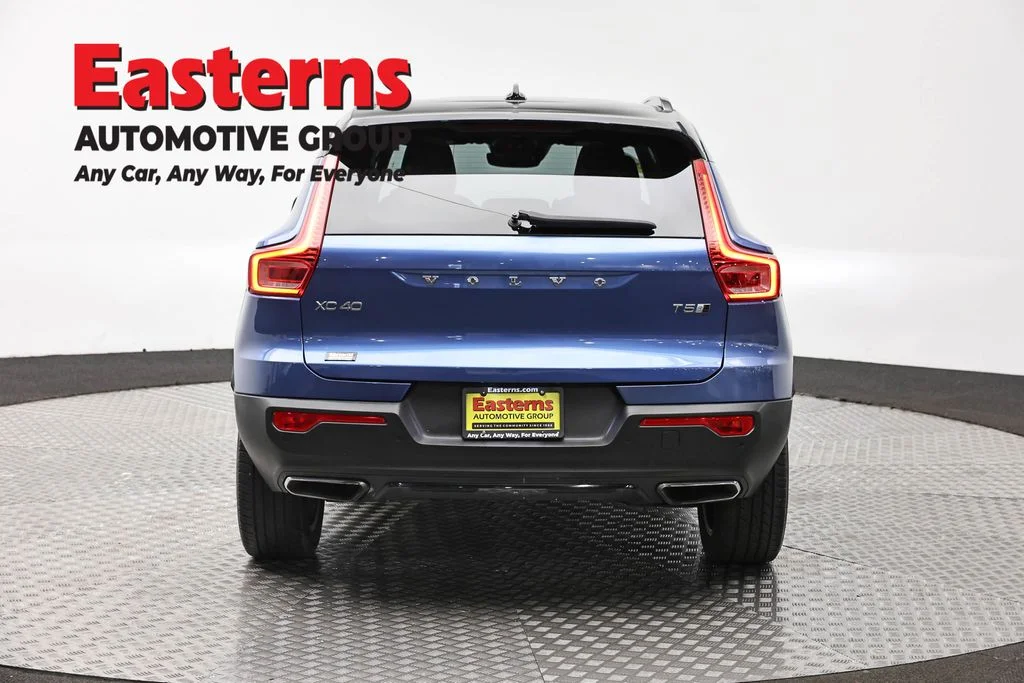 Used 2020 Blue Volvo R-Design image 6