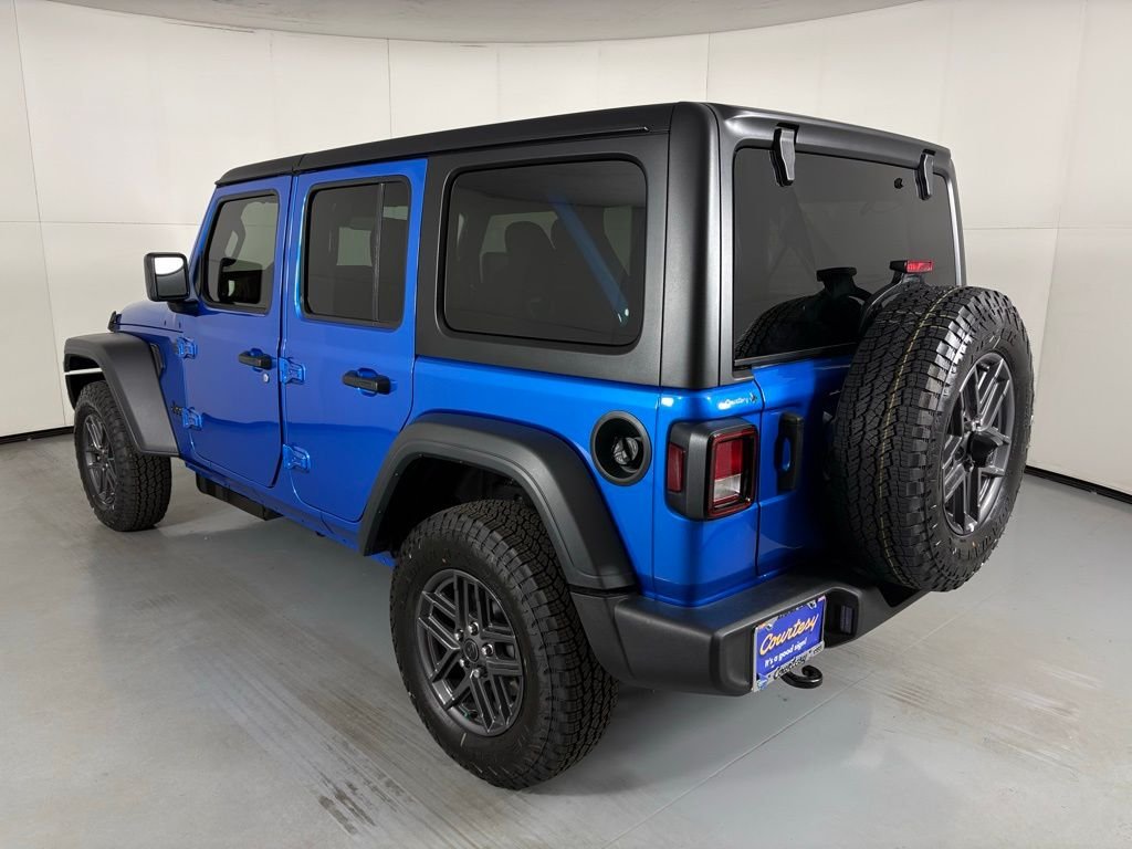 New 2026 Hydro Blue Pearl-Coat Exterior Paint Jeep Sport S image 6