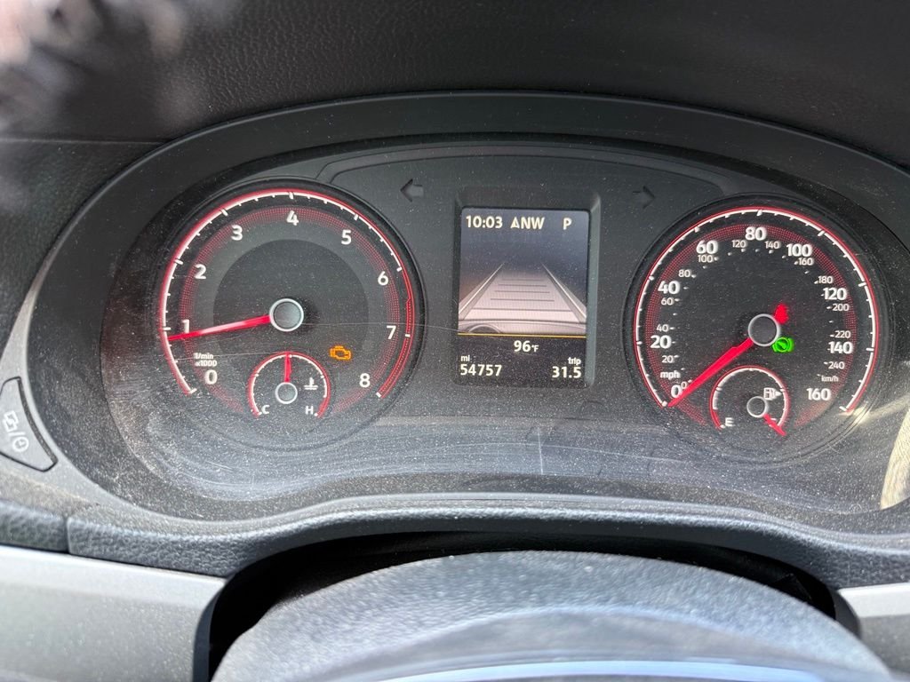 Used 2022  Volkswagen 2.0T SE image 8