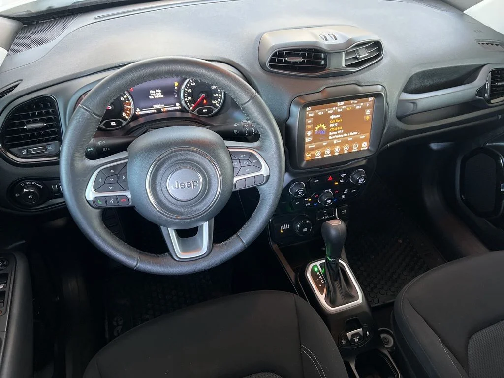 Used 2023 White Jeep Altitude image 20