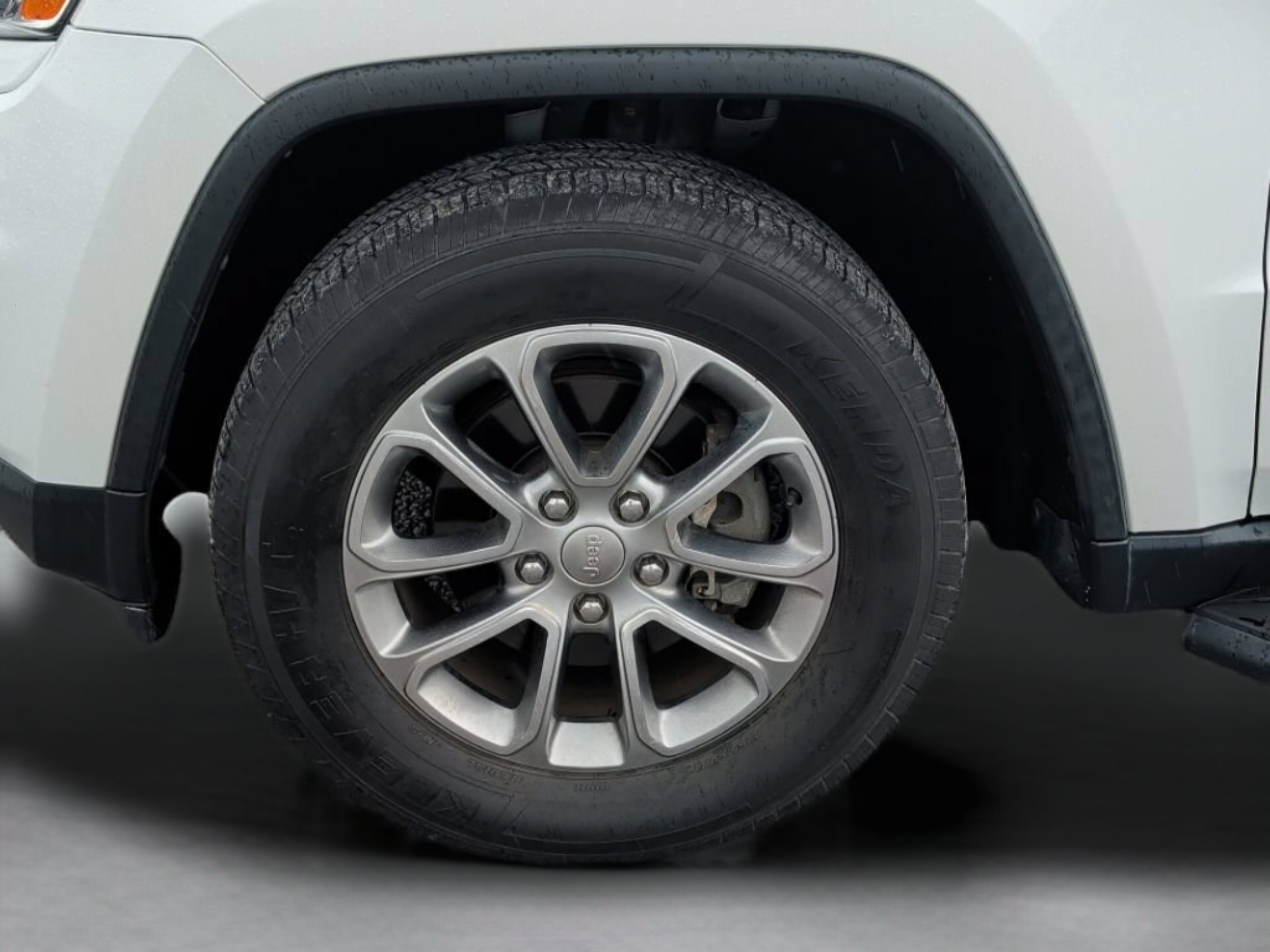 Used 2015 Bright White Clearcoat Jeep Limited image 12