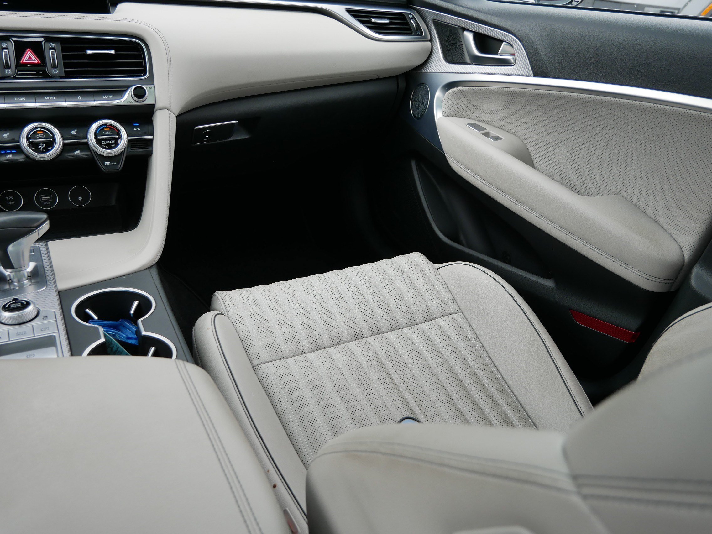 2023 GENESIS G70 Standard - Photo 11