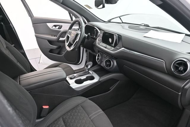 Used 2022 Summit White Chevrolet LT image 29