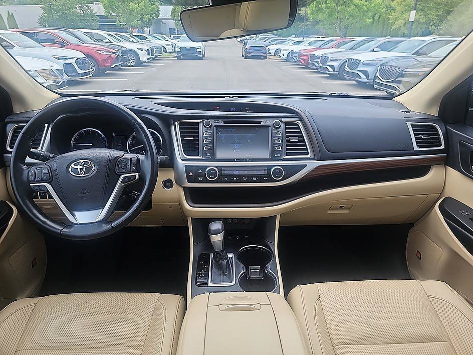 Used 2018 Ooh La La Rouge Mica Toyota Limited Platinum image 33