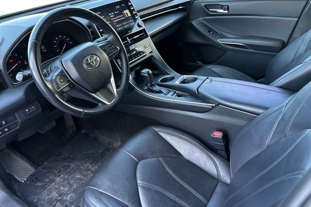 Used 2019 Silver Toyota XLE image 10