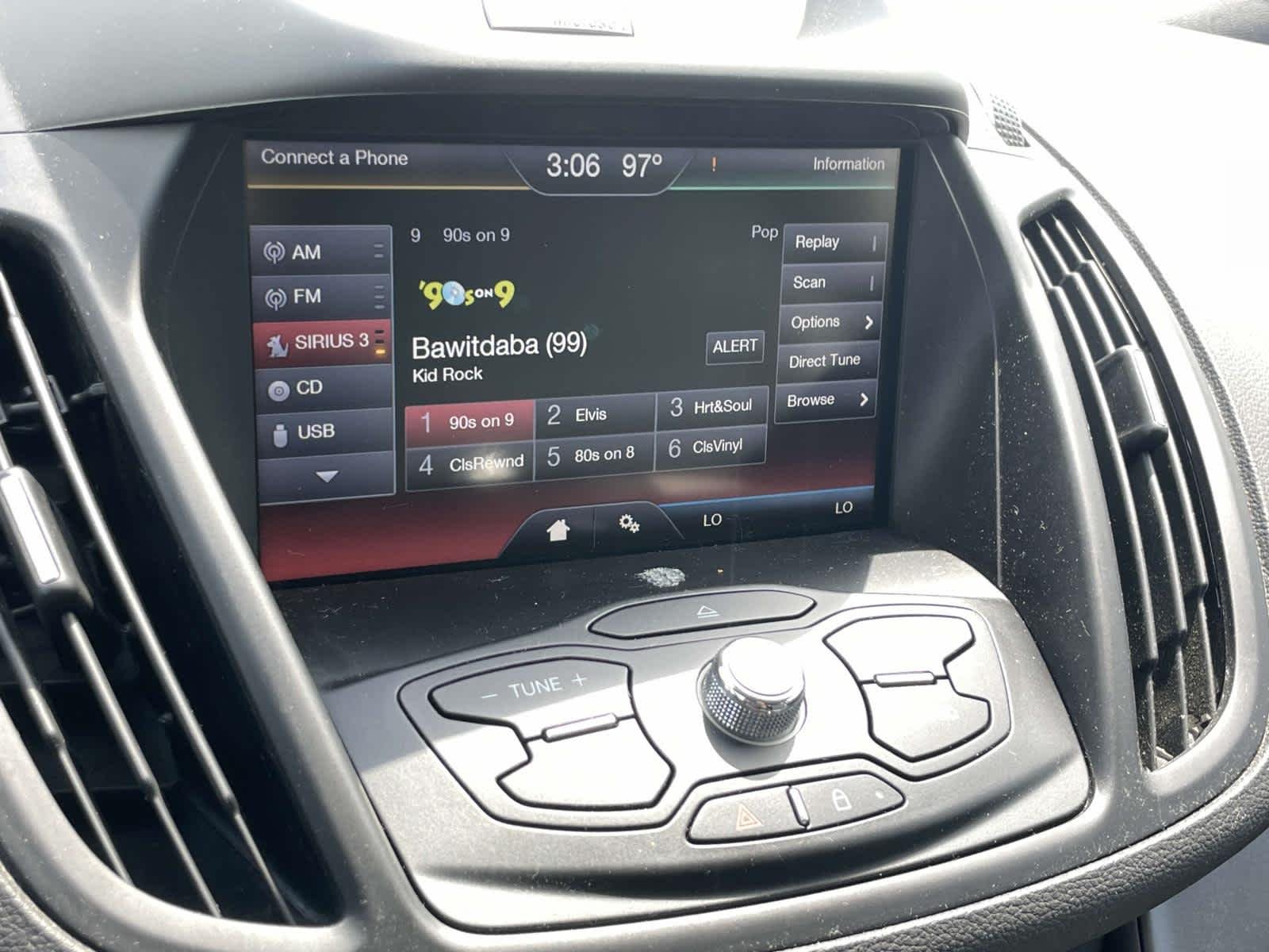 Used 2014 Ruby Red Tinted Clearcoat Ford SE image 23