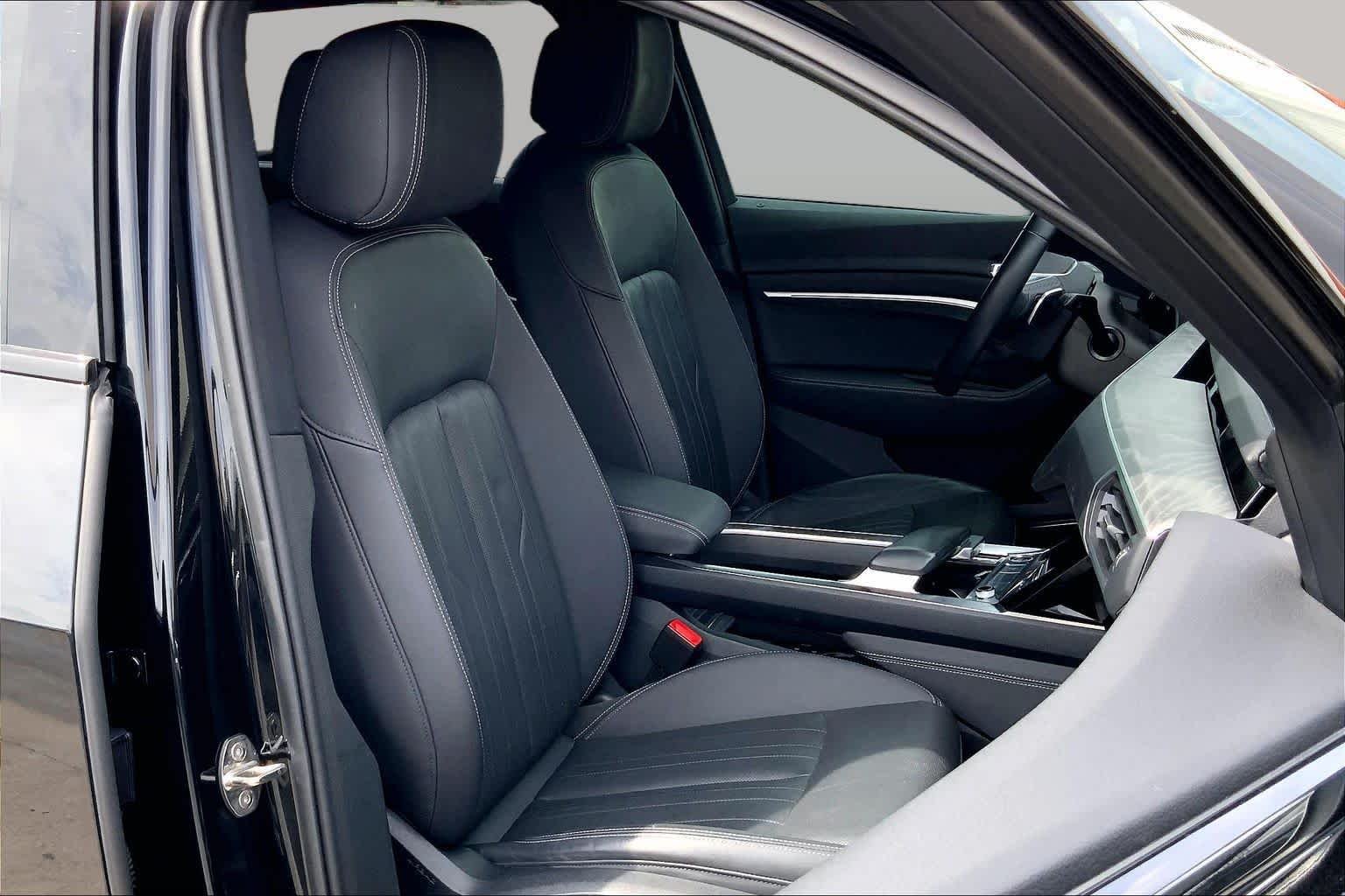 Used 2022 Brilliant Black Audi Premium Plus image 8