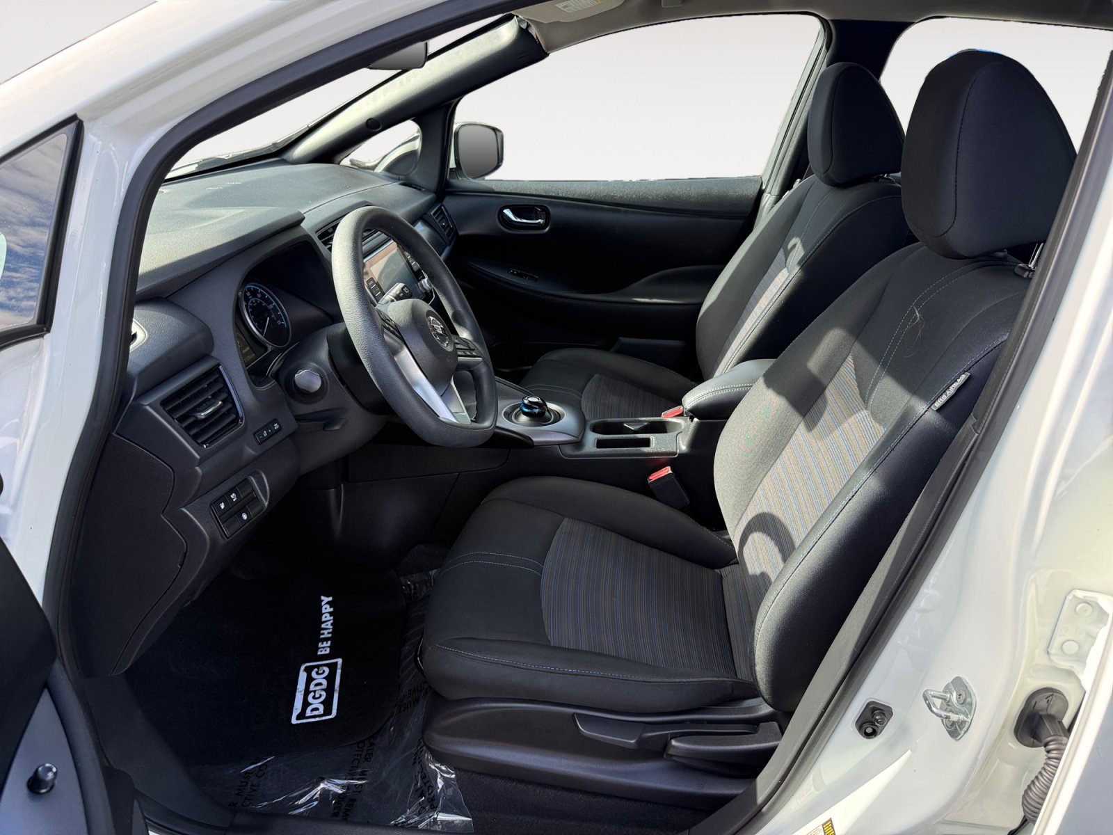Used 2022 Glacier White Nissan S Plus image 10