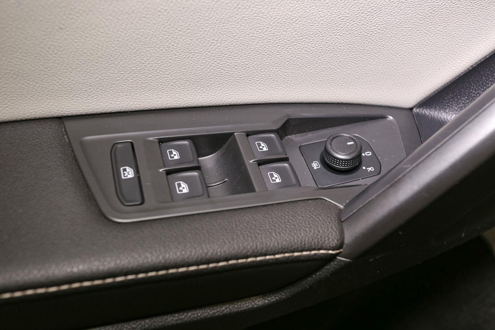 Used 2022 Deep Black Pearl Volkswagen S image 39